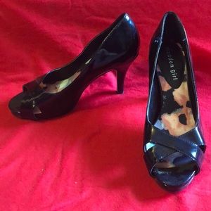Madden Girl patent leather peep toe pumps black